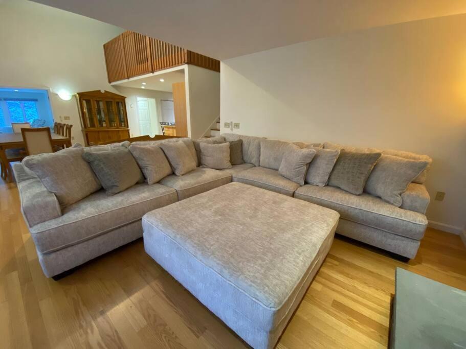 Beautiful Spacious Home W/ Game Room. Gilford Exterior photo