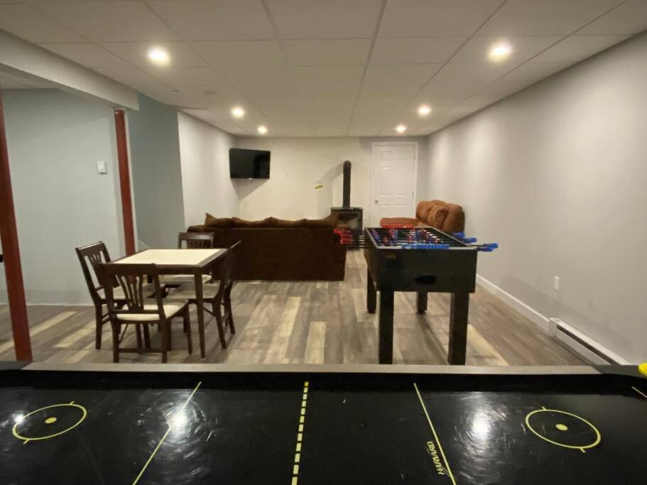 Beautiful Spacious Home W/ Game Room. Gilford Exterior photo